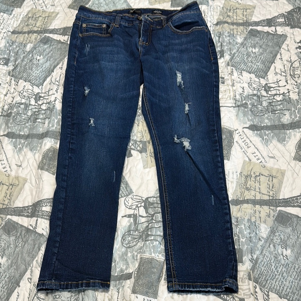 ❤️BUNDLE BUY 3 GET 15% OFF❤️
Supplies Blue Skinny Jeans Distressed